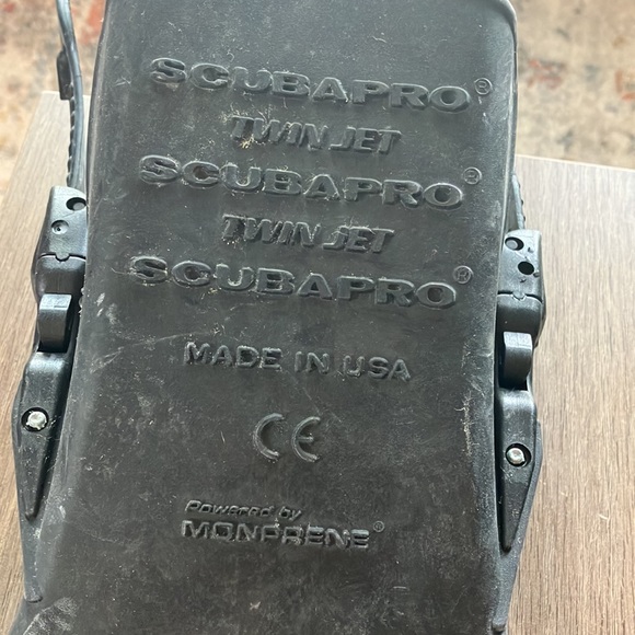 🔥🔥🔥Scubapro twin jet fins (medium)🔥🔥🔥🔥 - Picture 6 of 8